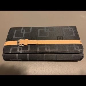 Black & Brown Women’s Wallet